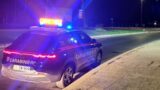 Ponte Marconi, auto investe autoradio dei carabinieri e fugge via a forte velocità