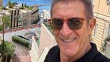 Ezio Greggio, chi è la fidanzata: età, Instagram, vita privata e figli del conduttore di Striscia la Notizia