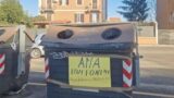 Da Roma e i romani l’insulto social di fine anno per Ama e Campidoglio: “Dove buttiamo la plastica?”