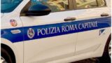 Roma, tende usate come alloggi di fortuna e una discarica abusiva: sgomberato il parco del Pineto
