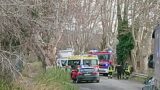 Paura vicino Roma a Traversa del Grillo, ramo si spezza e colpisce un motociclo in corsa: due feriti (FOTO)