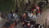 Roma, rissa furiosa a piazza Bologna: ragazzo sale in auto e tenta di investire gli ‘avversari’