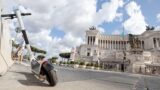 Roma, niente multe per i monopattini: non si può applicare il nuovo codice della strada