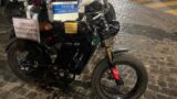 Roma, sfreccia ai Fori Imperiali su una bici modificata: fermato dalla Polizia Locale