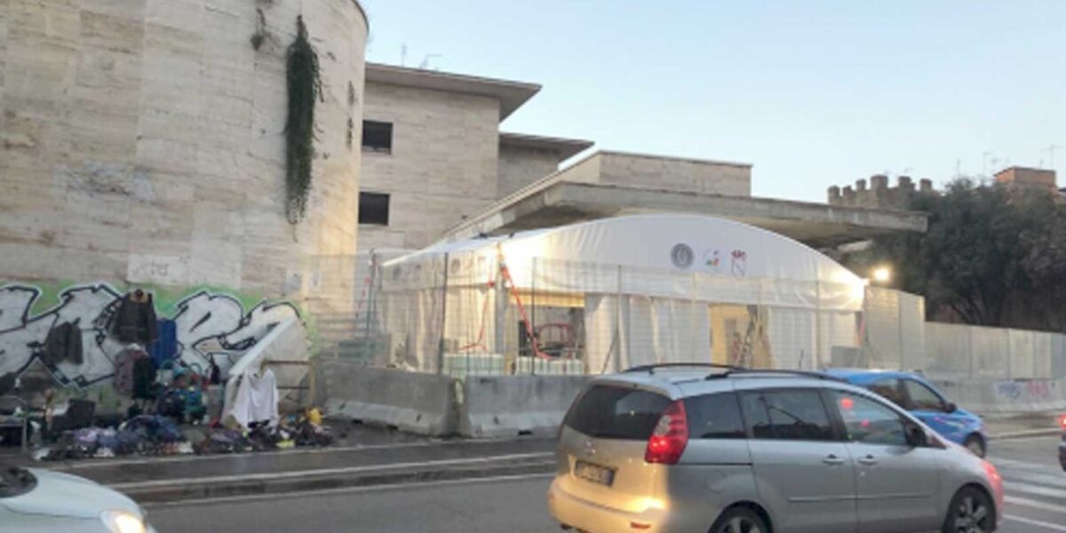 La tendopoli di San Lorenzo, a Roma