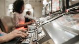 Conoscere le regole delle slot machine quando si viaggia in Italia 