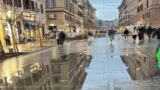 Roma, in via Ottaviano basta una leggera pioggia per far emergere le prime falle