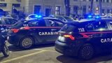 Roma, tentato omicidio in strada: clochard colpito alla testa con una pietra mentre dorme