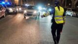 Roma, guida a zigzag per il cellulare: patente sospesa e multa salata