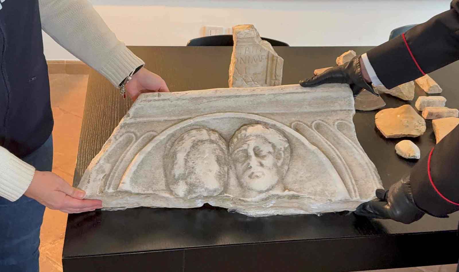 Roma reperti archeologici Appia Antica