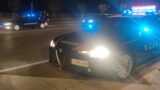 Follia a Roma: 18enne ruba una moto, non si ferma all’alt e a folle velocità si schianta contro un’auto