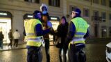 Roma, malata di Alzheimer si perde durante i festeggiamenti di Capodanno: salvata dalla polizia locale