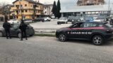 Da Aprilia ad Artena armati di pistola con 11 colpi in canna: 39enne picchia carabiniere per evitare l’arresto
