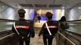 Roma, operazione dei Carabinieri ad Anagnina: droga, armi e sanzioni per oltre 10.000 euro