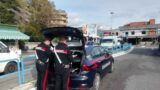 Roma, tensione durante i controlli al Laurentino 38: fugge all’alt, poi viene bloccato e denunciato