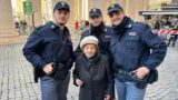 Roma, 93enne esce da hotel e perde l’orientamento: soccorsa da poliziotti