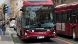 Roma e i bus elettrici tra promesse e realtà. Gualtieri esulta, ma per l’opposizione i numeri non tornano