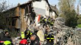 Roma, esplosione in una palazzina a Monteverde: uomo estratto vivo dalle macerie (FOTO)