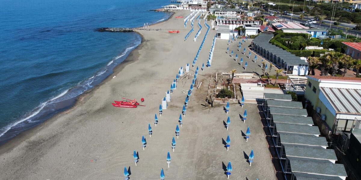 Ostia - in 150 rispondono al bando per le concessioni balneari