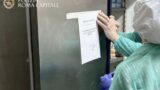 Roma, alimenti conservati male e senza etichettatura in bar e market: chiusi due locali commerciali