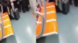 Roma, panico in metro: sorprese a rubare, borseggiatrici spruzzano spray al peperoncino