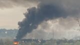 Roma, a fuoco deposito di auto e camion alla Ford: colonna di fumo visibile per chilometri