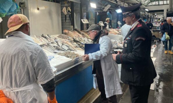Carabinieri Nas mercato Esquilino