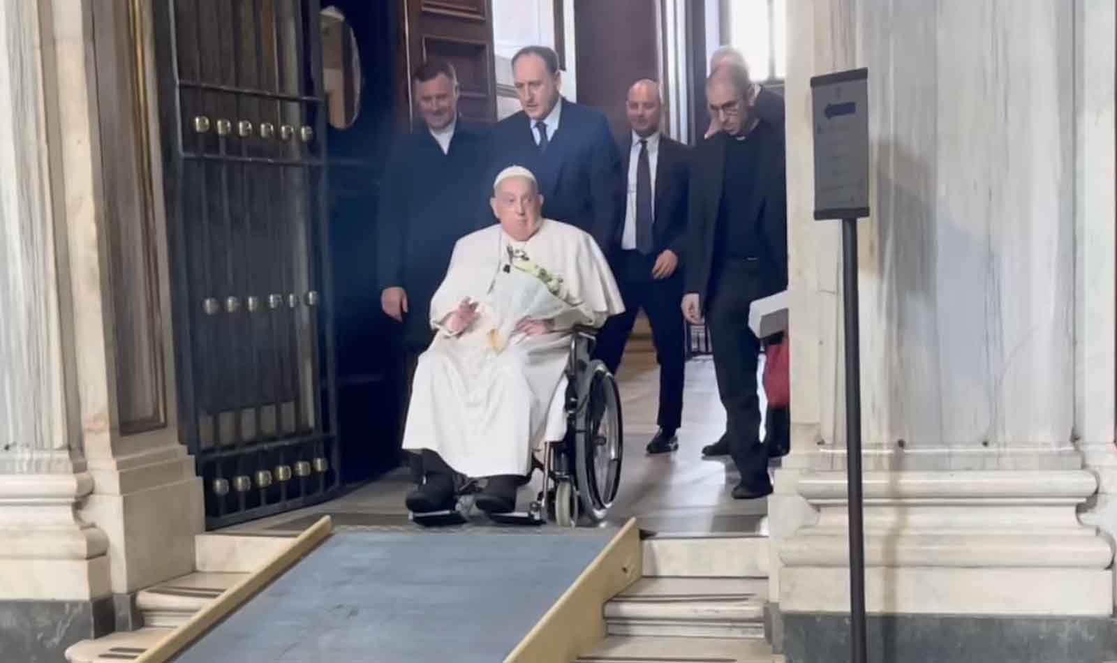 Roma, Papa Francesco visita Santa Maria Maggiore