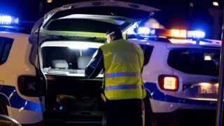 Roma, frontale tra un’auto e un autocarro sulla Salaria: morta una donna