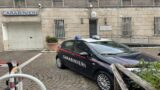 Roma, simula incidenti e minaccia le vittime: ‘Sono un avvocato, ti denuncio’, arrestato truffatore seriale