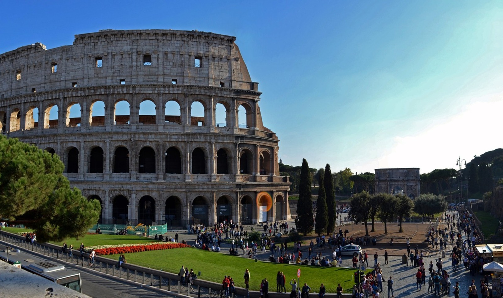 Colosseo a Roma Pasqua e Pasquetta 2025
