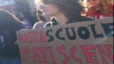 Pomezia, protesta degli studenti del Pablo Picasso: “La scuola cade a pezzi, vogliamo sicurezza e ascolto”