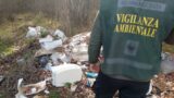 Nel Lazio i guardiaparco non bastano: arrivano i vigilanti volontari contro abbandono di rifiuti e piromani