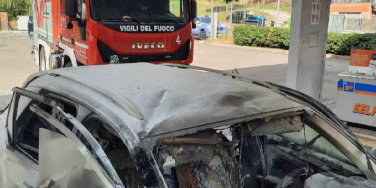 Roma, il benzinaio andato in fiamme