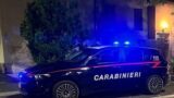 Aprilia, 34enne in giro con il coltello: vede i Carabinieri, li aggredisce e li manda in ospedale