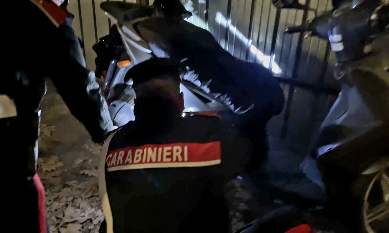 Controlli dei carabinieri al Tufello a Roma