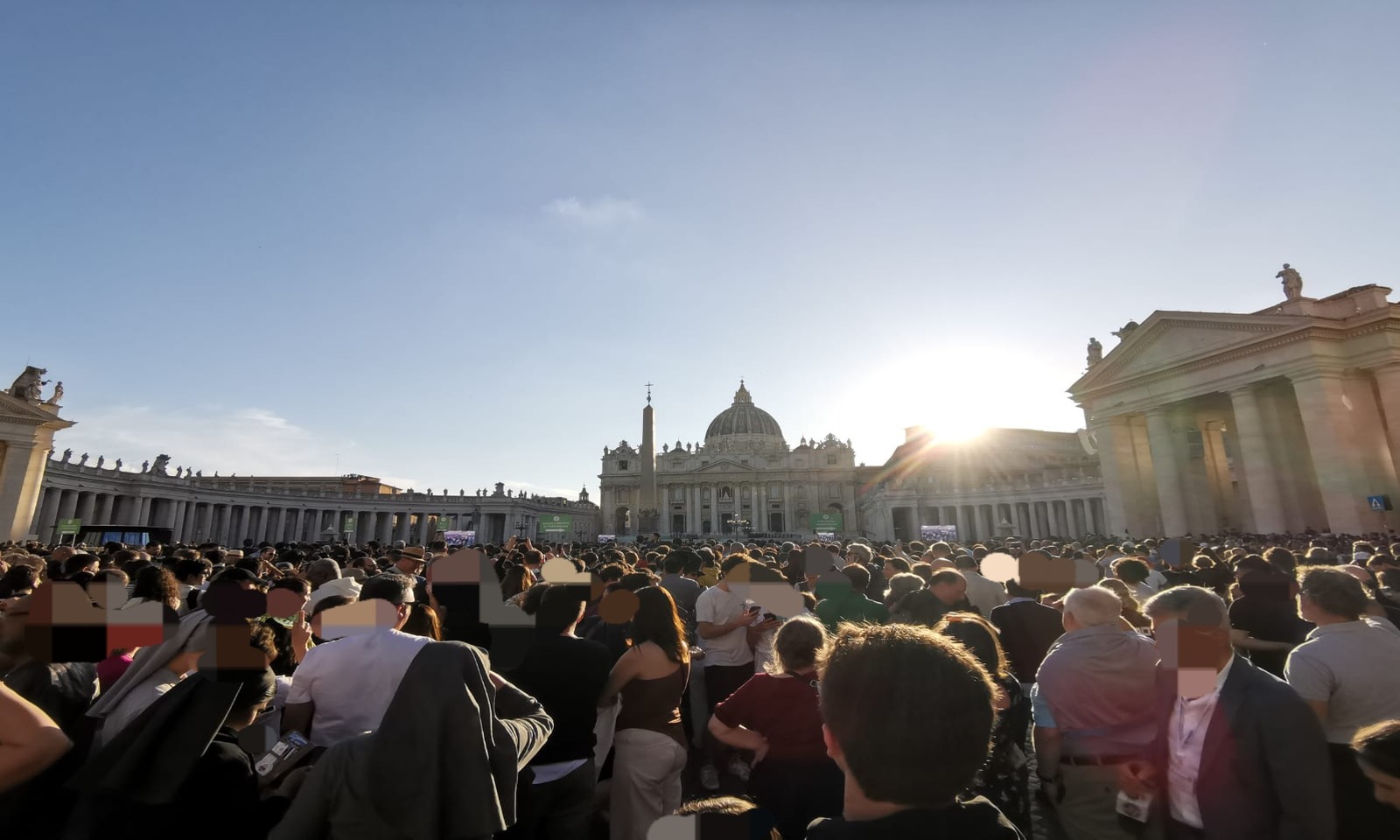 Corsa dei fedeli verso San Pietro
