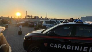 Fregene nel caos: festa illegale, coltelli e droga nel weekend del Primo Maggio
