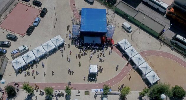Frosinone, il segretario nazionale UGL prende la parola a parco Matusa, solo le 13,10 circa, la piazza è praticamente vuota, tutti i non iscritti UGL sono in fila per ritirare il loro pacco pranzo