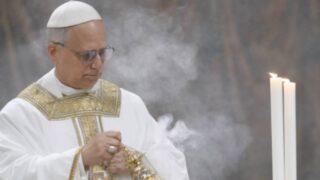 Il Papa nella basilica di San Paolo, da oggi Leone XIV è il nuovo vescovo di Roma