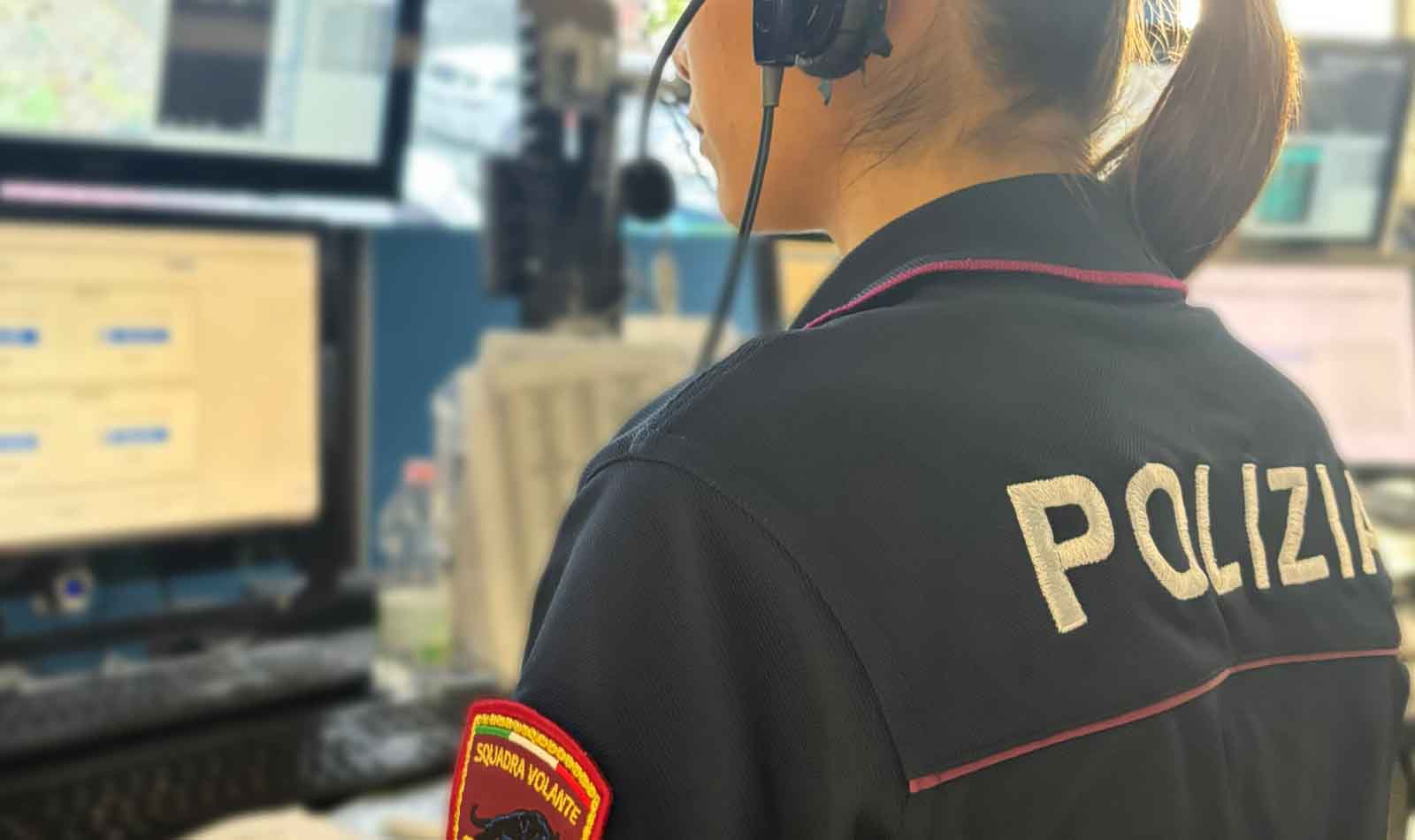 Polizia in azione centro operativo