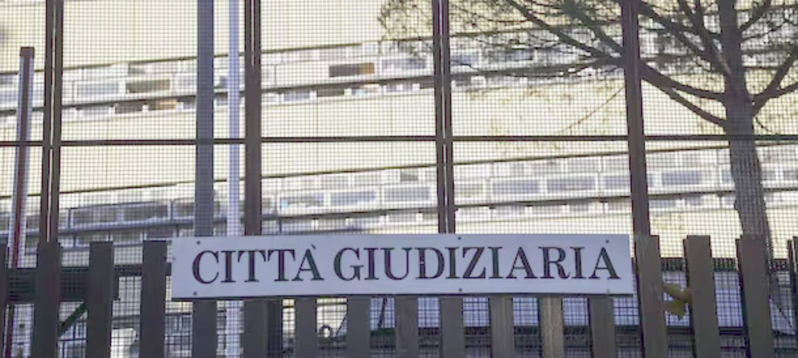 Roma, l'ingresso dell'attuale palazzo di Giustizia, a piazzale Clodio