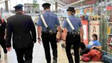 Roma, caos a Termini: droga, documenti nei tombini e furti, 11 fermati in poche ore