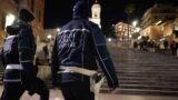 Roma, raffica di denunce per il gioco delle tre carte: 50 truffatori scoperti in centro