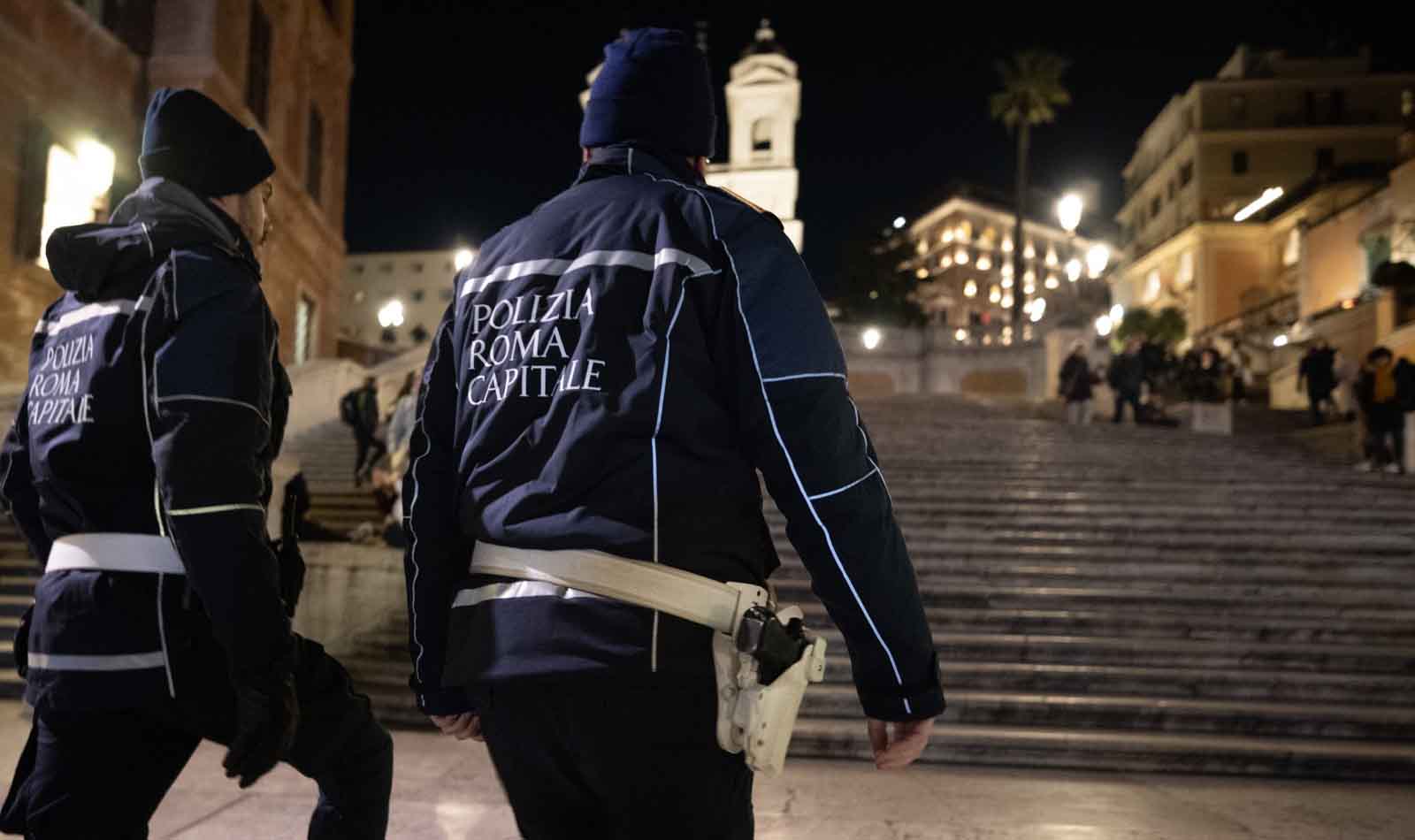 Roma Polizia Locale in azione al Centro