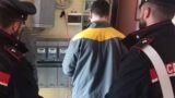 Roma, occupano casa e rubano elettricità alla Magliana: arrestati madre e figlio