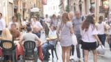 Roma, stagione balneare in ritardo e pochi stagionali per bar, ristoranti e stabilimenti: “Servizi a rischio”