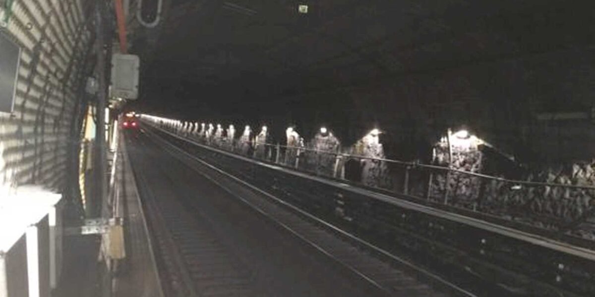 Roma, galleria della metro A