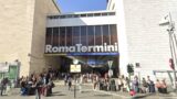 Roma, due anziani turisti rapinati e spinti sulle scale della metro: entrambi feriti