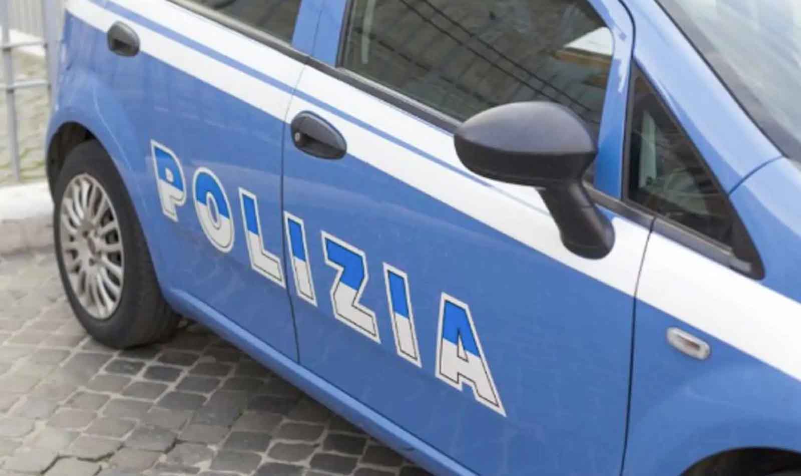 Roma, volante della Polizia